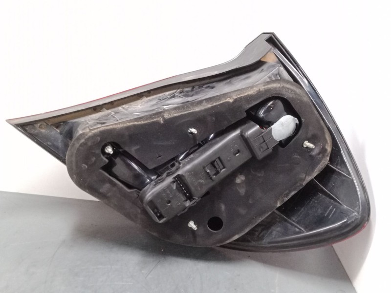 Recambio de piloto trasero izquierdo para mercedes-benz clase c coupé (cl203) c 200 kompressor (203.745) referencia OEM IAM 1516 Recambio de piloto trasero izquierdo para mercedes-benz clase c coupé (cl203) c 200 kompressor (203.745) referencia OEM IAM 1516