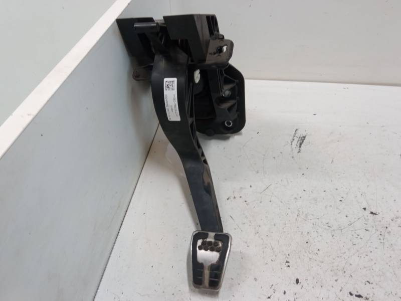 PEDAL EMBRAGUE H1BC7B633C1C 