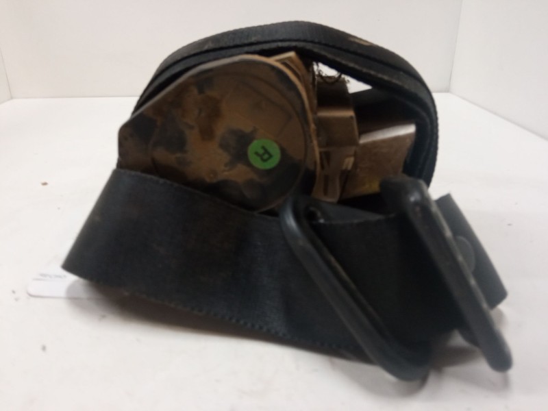 Recambio de cinturon seguridad delantero derecho para ford courier referencia OEM IAM    Recambio de cinturon seguridad delantero derecho para ford courier referencia OEM IAM