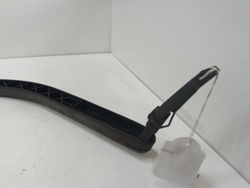 Recambio de brazo limpia trasero para renault laguna ii (bg0/1_) 1.9 dci (bg1a, bg1w, bg0g) referencia OEM IAM   