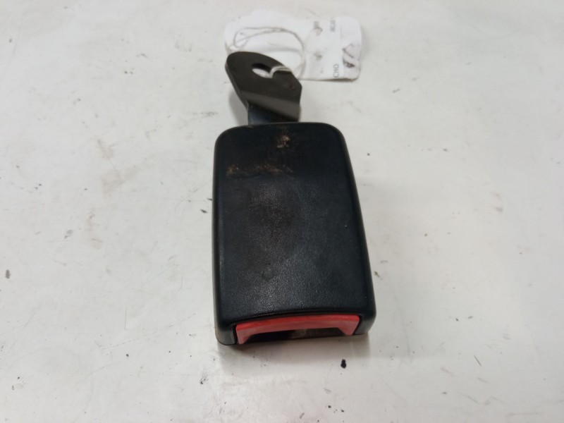 Recambio de anclaje cinturon delantero derecho para ford courier referencia OEM IAM    Recambio de anclaje cinturon delantero derecho para ford courier referencia OEM IAM