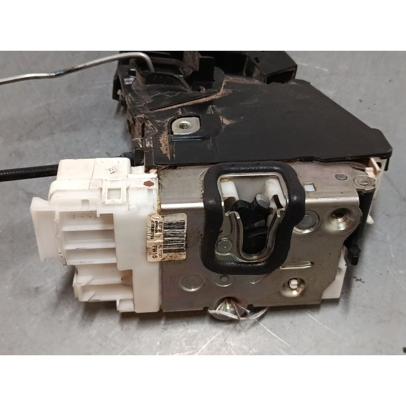 Recambio de cerradura puerta trasera izquierda para mercedes-benz clase a (w169) a 180 cdi (169.007, 169.307) referencia OEM IAM Recambio de cerradura puerta trasera izquierda para mercedes-benz clase a (w169) a 180 cdi (169.007, 169.307) referencia OEM IAM