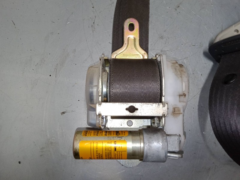Recambio de cinturon seguridad delantero izquierdo para toyota yaris verso (_p2_) 1.3 (ncp20_, ncp22_) referencia OEM IAM   