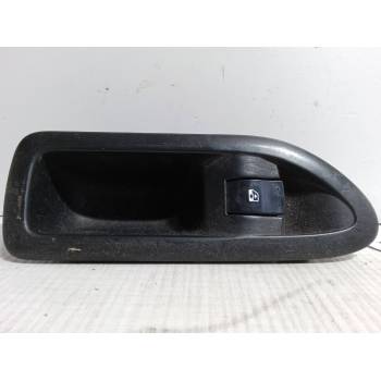 MANDO ELEVALUNAS TRASERO DERECHO 8200C 317 494 