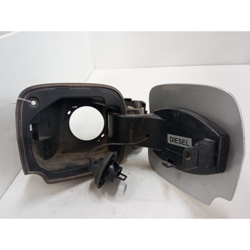 Recambio de tapa exterior combustible para renault clio iii grandtour (kr0/1_) 1.5 dci (kr0f) referencia OEM IAM 8200582904  