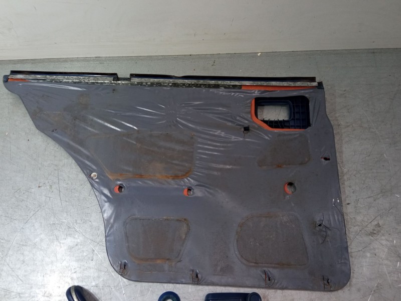 Recambio de guarnecido puerta trasera derecha para peugeot 504 (a_, m_) 2.1 d (a20, m20) referencia OEM IAM   