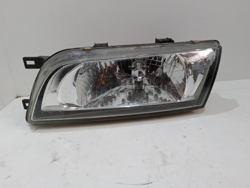 Recambio de faro izquierdo para nissan almera i hatchback (n15) 1.6 referencia OEM IAM   