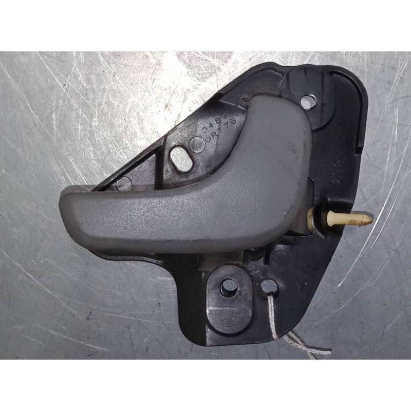 Recambio de maneta interior puerta delantera derecha para chrysler voyager iv (rg, rs) 2.5 crd referencia OEM IAM   
