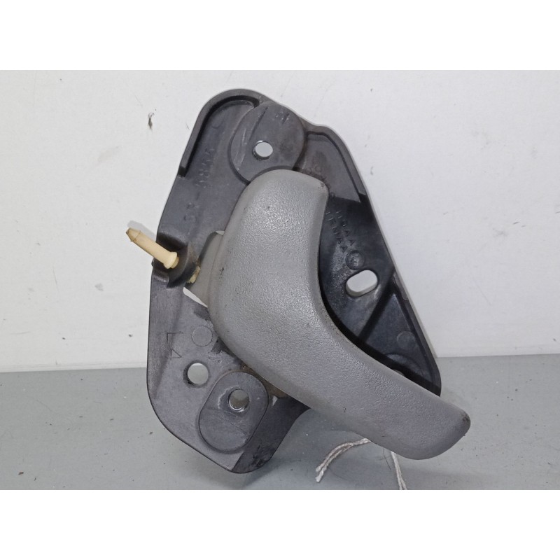 Recambio de maneta interior puerta delantera izquierda para chrysler voyager iv (rg, rs) 2.5 crd referencia OEM IAM   