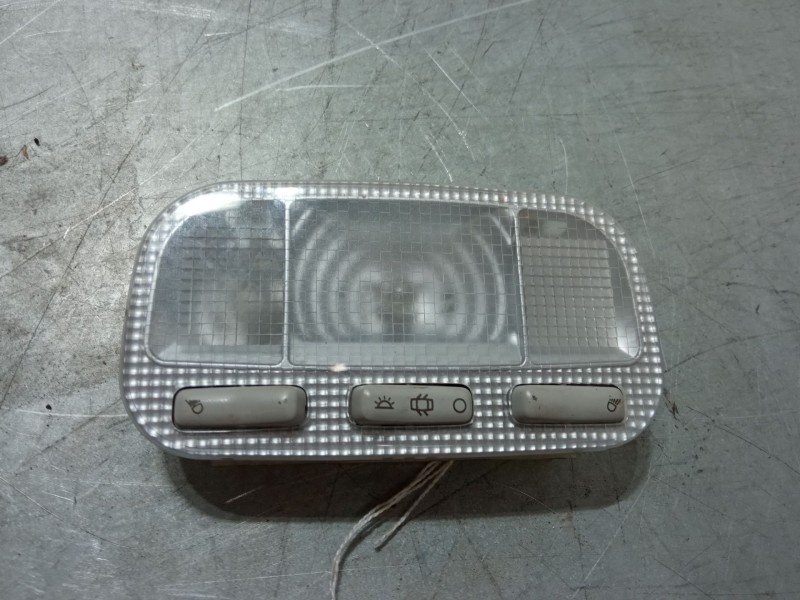 Recambio de luz interior central para peugeot partner tepee 1.6 bluehdi 100 referencia OEM IAM   