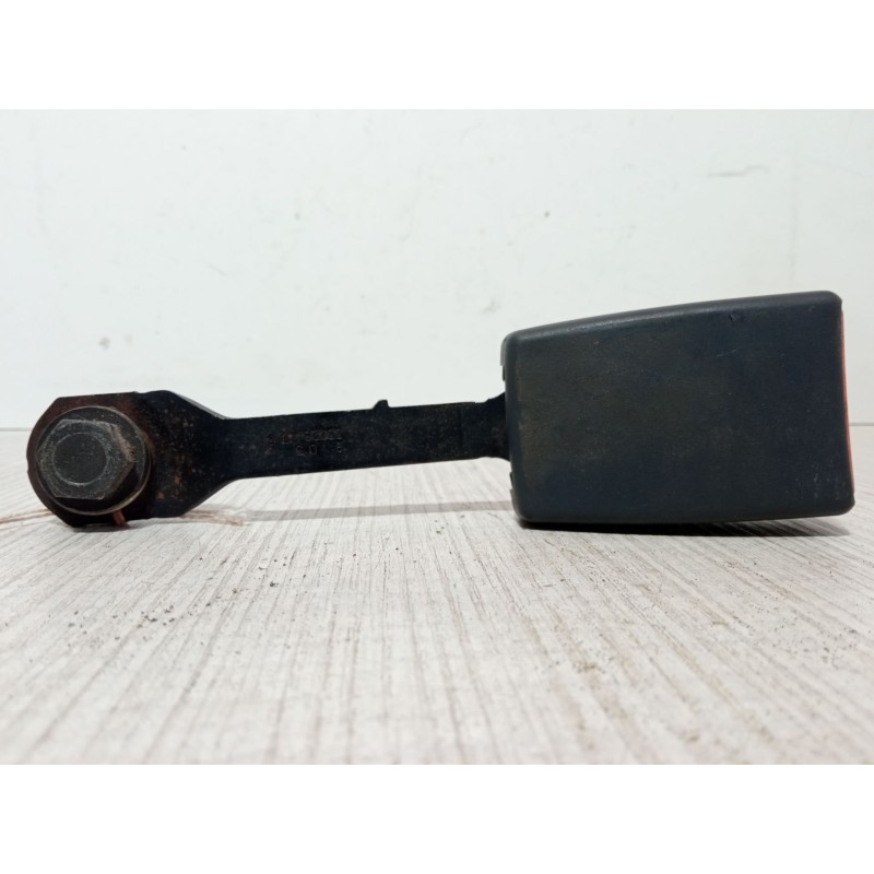 Recambio de anclaje cinturon delantero derecho para nissan micra iii (k12) 1.5 dci referencia OEM IAM   