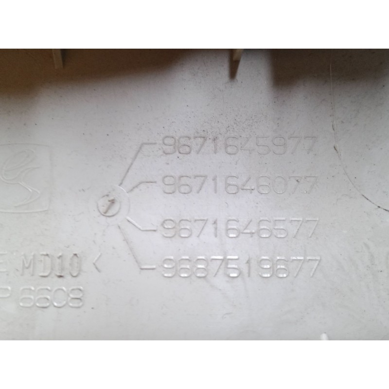 Recambio de luz interior delantera para citroën c4 ii (nc_) 1.6 hdi 110 referencia OEM IAM   