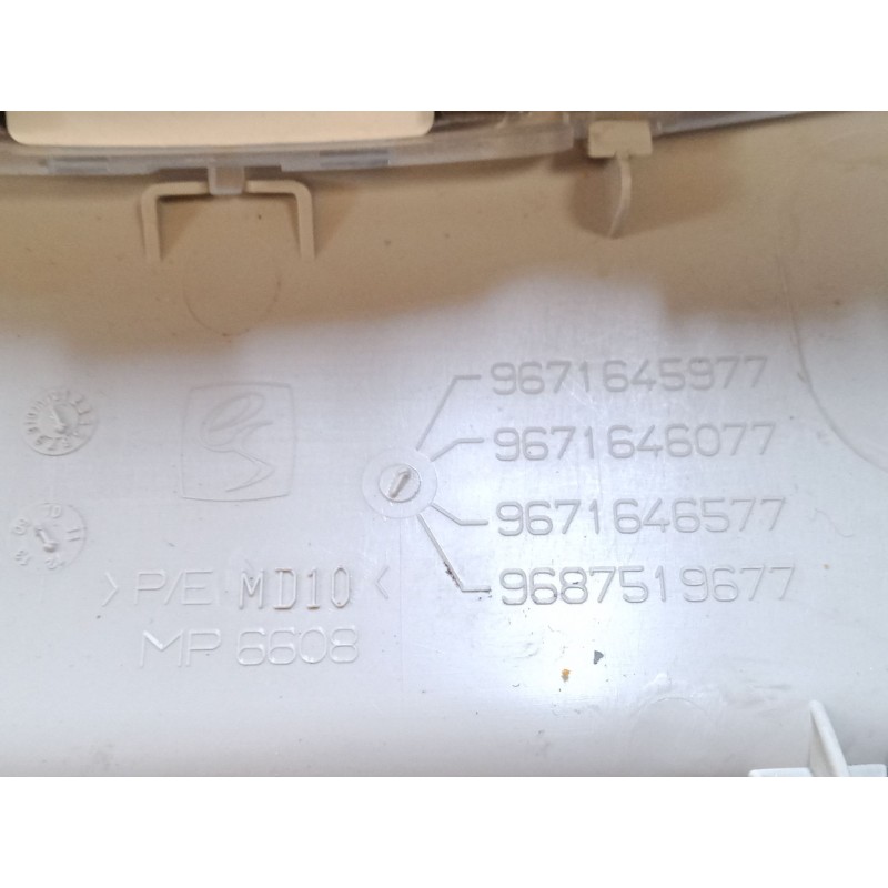 Recambio de luz interior delantera para citroën c4 ii (nc_) 1.6 hdi 90 referencia OEM IAM   