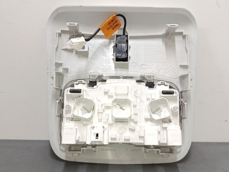 Recambio de luz interior delantera para peugeot 208 i (ca_, cc_) 1.2 vti 82 referencia OEM IAM   