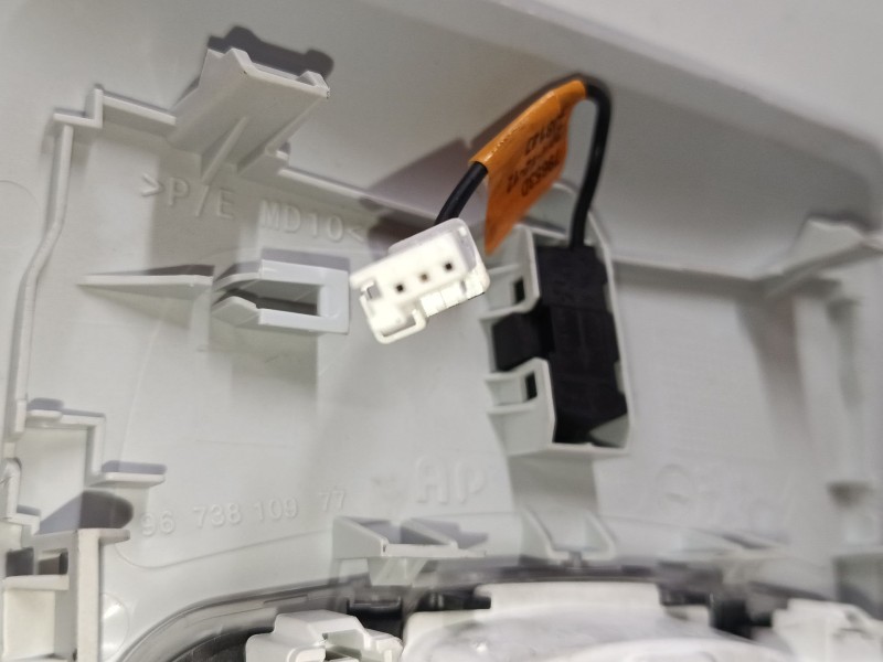 Recambio de luz interior delantera para peugeot 208 i (ca_, cc_) 1.2 vti 82 referencia OEM IAM   