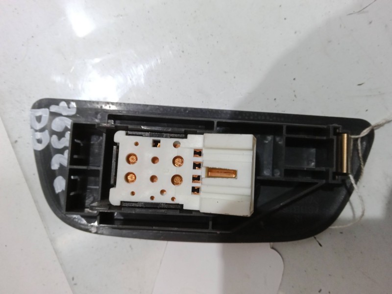 Recambio de mando elevalunas delantero derecho para subaru justy iii (g3x) 1.5 awd (g3x413) referencia OEM IAM    Recambio de mando elevalunas delantero derecho para subaru justy iii (g3x) 1.5 awd (g3x413) referencia OEM IAM