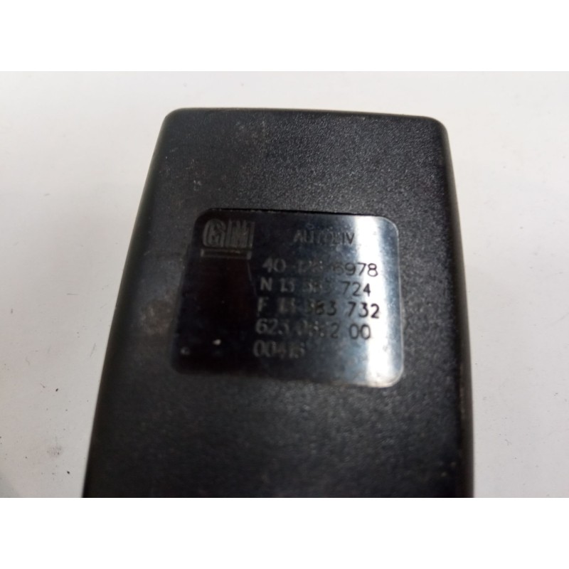 Recambio de anclaje cinturon delantero izquierdo para opel zafira tourer c (p12) 1.6 cdti (75) referencia OEM IAM   