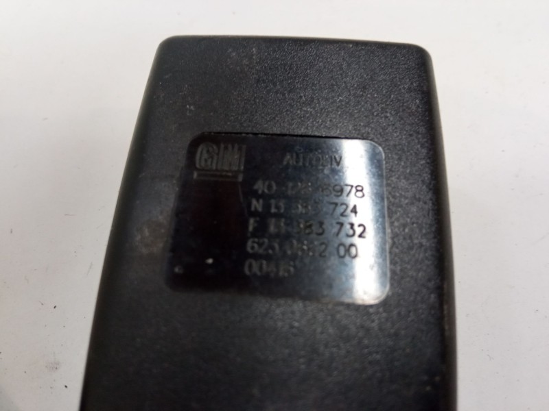 Recambio de anclaje cinturon delantero izquierdo para opel zafira tourer c (p12) 1.6 cdti (75) referencia OEM IAM   