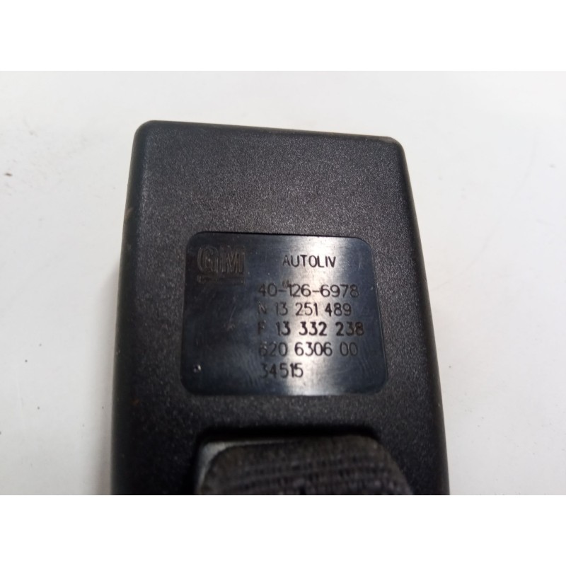 Recambio de anclaje cinturon trasero central para opel zafira tourer c (p12) 1.6 cdti (75) referencia OEM IAM   