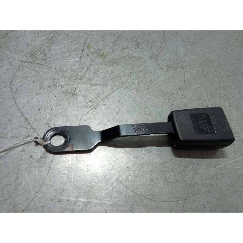 Recambio de anclaje cinturon delantero derecho para citroën c3 ii (sc_) 1.0 vti 68 referencia OEM IAM   