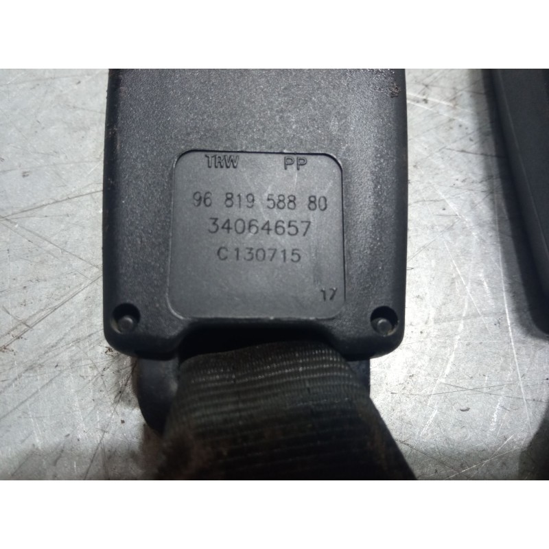 Recambio de anclaje cinturon trasero izquierdo para citroën c3 ii (sc_) 1.0 vti 68 referencia OEM IAM   