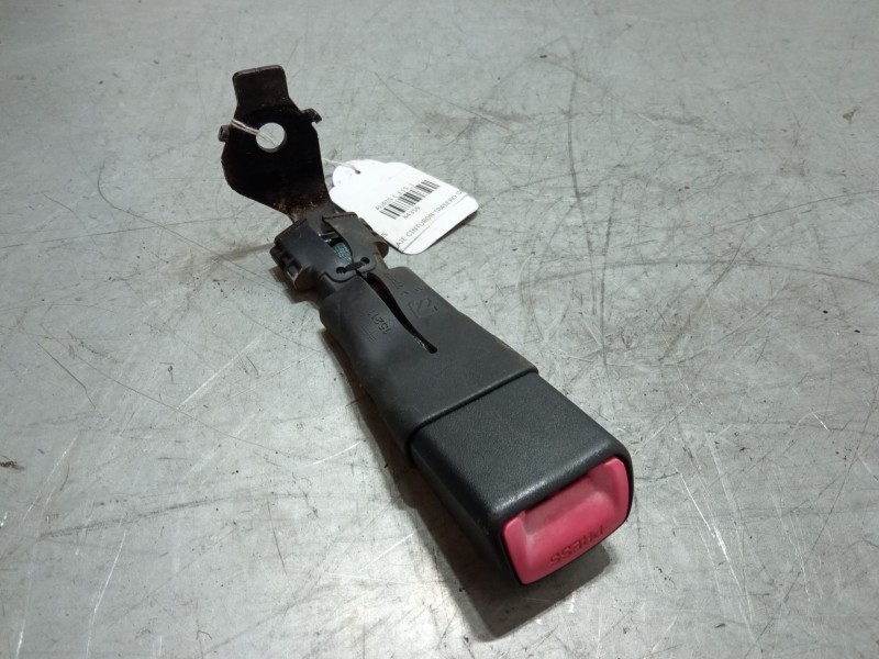 Recambio de anclaje cinturon trasero derecho para toyota auris (_e15_) 1.4 d-4d (nde150_) referencia OEM IAM   