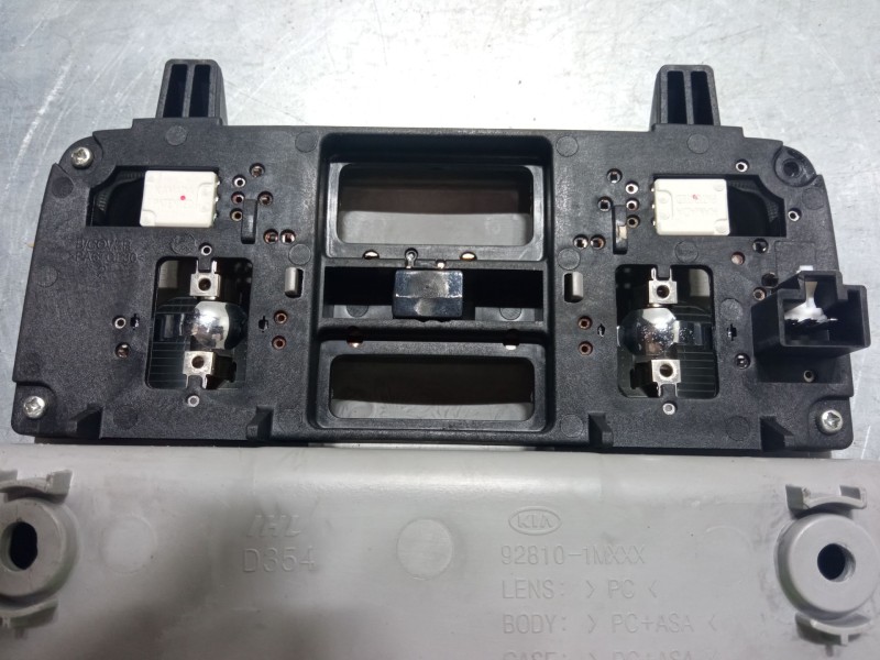 Recambio de luz interior delantera para hyundai i30 (fd) 1.4 referencia OEM IAM   