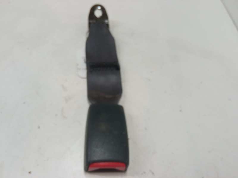 Recambio de anclaje cinturon trasero derecho para mitsubishi galant viii (ea_) 2.0 (ea2a) referencia OEM IAM   