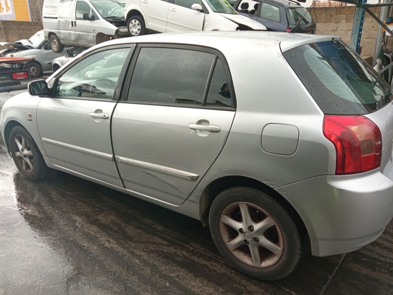 toyota corolla (_e12_) del año 2003