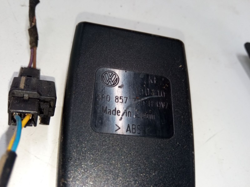 Recambio de anclaje cinturon delantero izquierdo para seat altea (5p1) 1.6 tdi referencia OEM IAM   