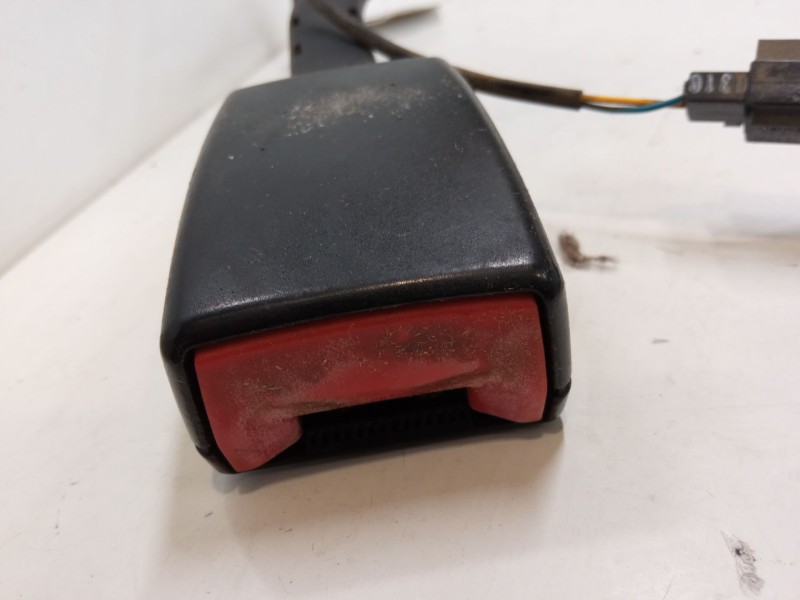 Recambio de anclaje cinturon delantero izquierdo para seat altea (5p1) 1.6 tdi referencia OEM IAM   