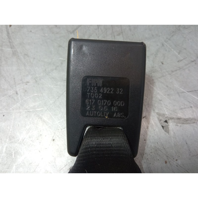 Recambio de anclaje cinturon trasero derecho para fiat doblo furgoneta/monovolumen (223_) 1.3 jtd 16v multijet referencia OEM IA