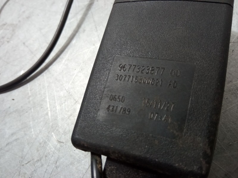 Recambio de anclaje cinturon delantero izquierdo para peugeot partner tepee 1.6 bluehdi 100 referencia OEM IAM   