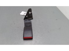 Recambio de anclaje cinturon trasero izquierdo para peugeot 208 i (ca_, cc_) 1.2 vti 82 referencia OEM IAM    2