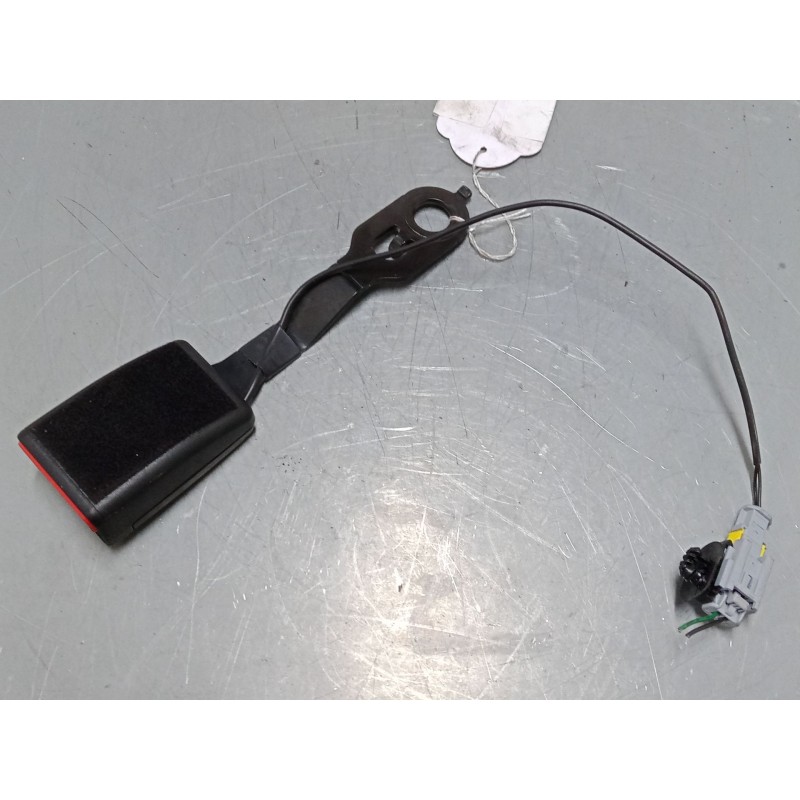 Recambio de anclaje cinturon delantero derecho para peugeot 208 i (ca_, cc_) 1.2 vti 82 referencia OEM IAM   