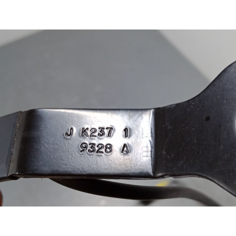 Recambio de anclaje cinturon delantero derecho para peugeot 208 i (ca_, cc_) 1.2 vti 82 referencia OEM IAM   