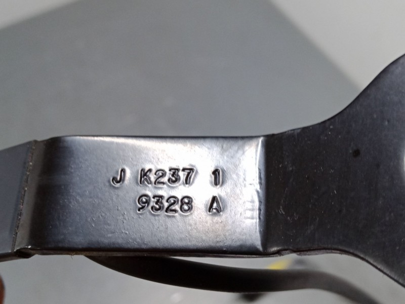 Recambio de anclaje cinturon delantero derecho para peugeot 208 i (ca_, cc_) 1.2 vti 82 referencia OEM IAM   