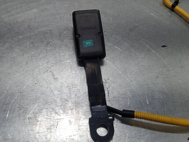 Recambio de anclaje cinturon delantero derecho para hyundai i30 (fd) 1.4 referencia OEM IAM   