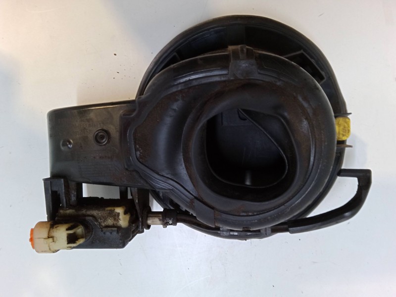 Recambio de tapa exterior combustible para opel astra j (p10) 1.7 cdti (68) referencia OEM IAM   