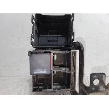 CAJA RELES / FUSIBLES 2S6T14A390AA 