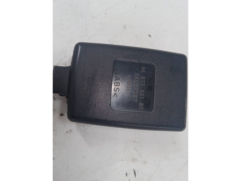 Recambio de anclaje cinturon delantero derecho para citroën c3 ii (sc_) 1.4 referencia OEM IAM   