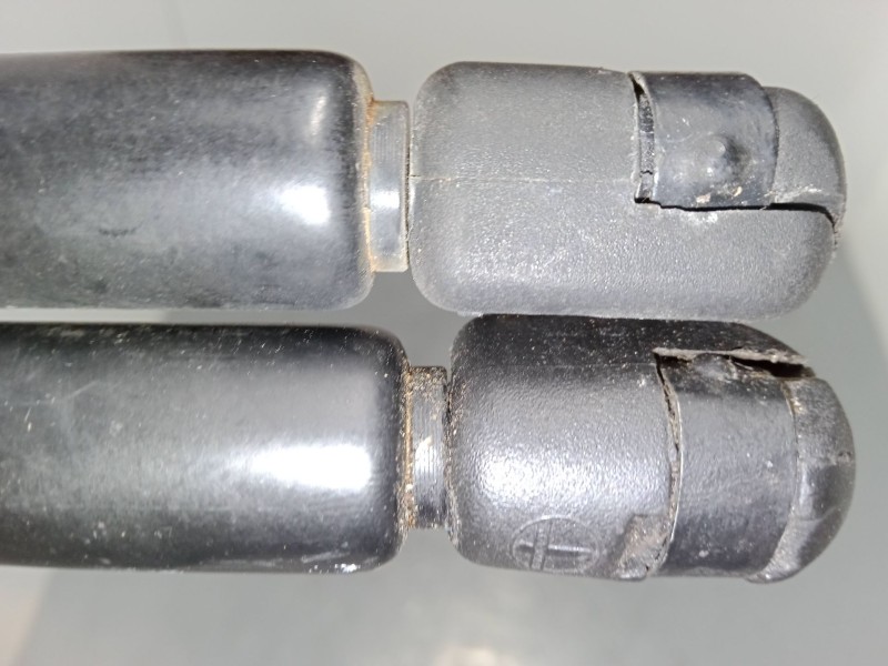 Recambio de amortiguadores maletero / porton para citroën c5 ii (rc_) 1.6 hdi (rc8hzb) referencia OEM IAM   