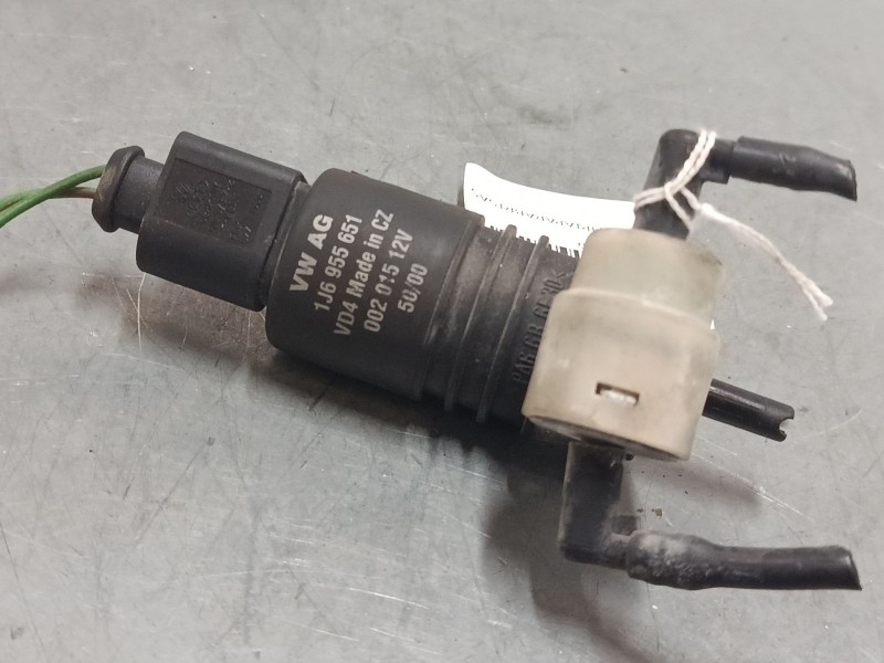 Recambio de bomba limpiaparabrisas para volkswagen polo (6n2) 1.0 referencia OEM IAM   