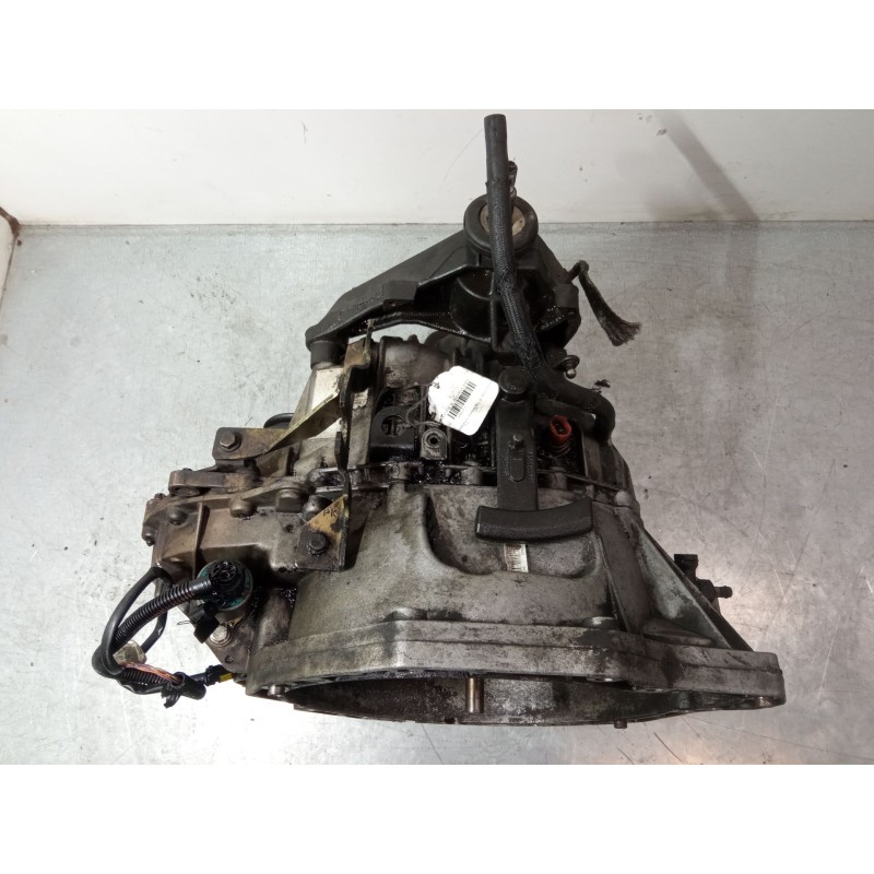 Recambio de caja de cambios manual 6 velocidades para renault master ii autobús (jd) 2.5 dci 120 referencia OEM IAM 8200183550  