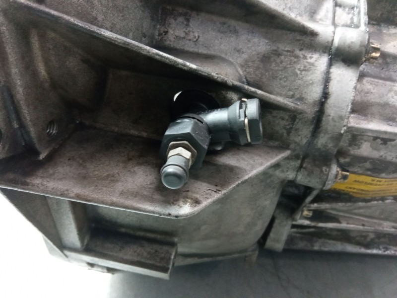 Recambio de caja de cambios manual 6 velocidades para renault master ii autobús (jd) 2.5 dci 120 referencia OEM IAM 8200183550  