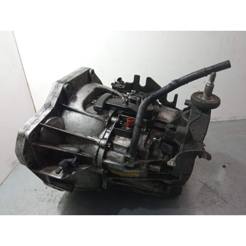 Recambio de caja de cambios manual 6 velocidades para renault master ii autobús (jd) 2.5 dci 120 referencia OEM IAM 8200183550  