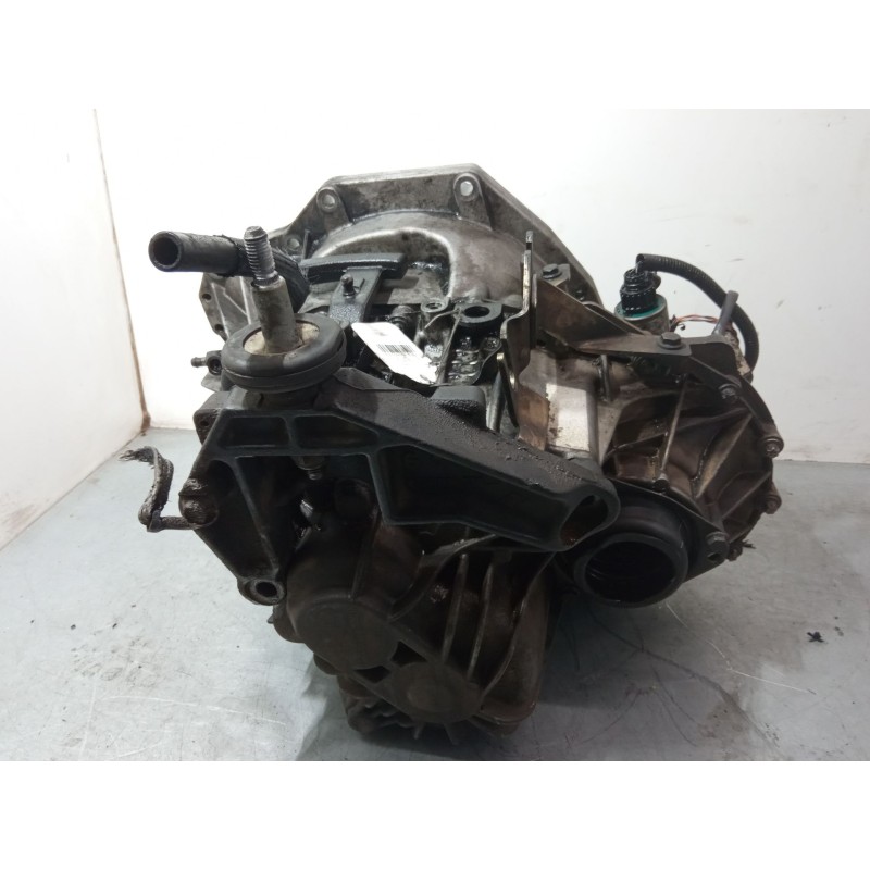 Recambio de caja de cambios manual 6 velocidades para renault master ii autobús (jd) 2.5 dci 120 referencia OEM IAM 8200183550  