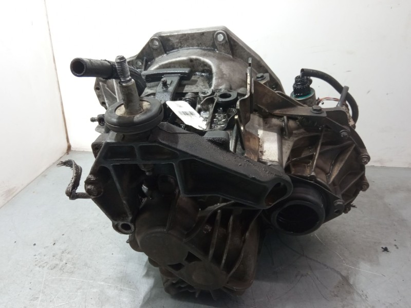 Recambio de caja de cambios manual 6 velocidades para renault master ii autobús (jd) 2.5 dci 120 referencia OEM IAM 8200183550  