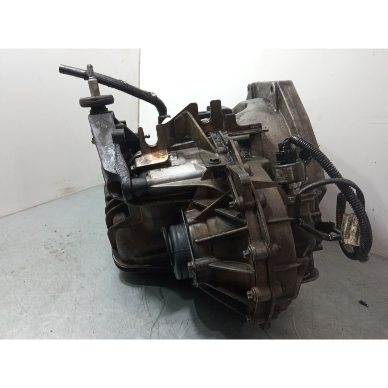 Recambio de caja de cambios manual 6 velocidades para renault master ii autobús (jd) 2.5 dci 120 referencia OEM IAM 8200183550  