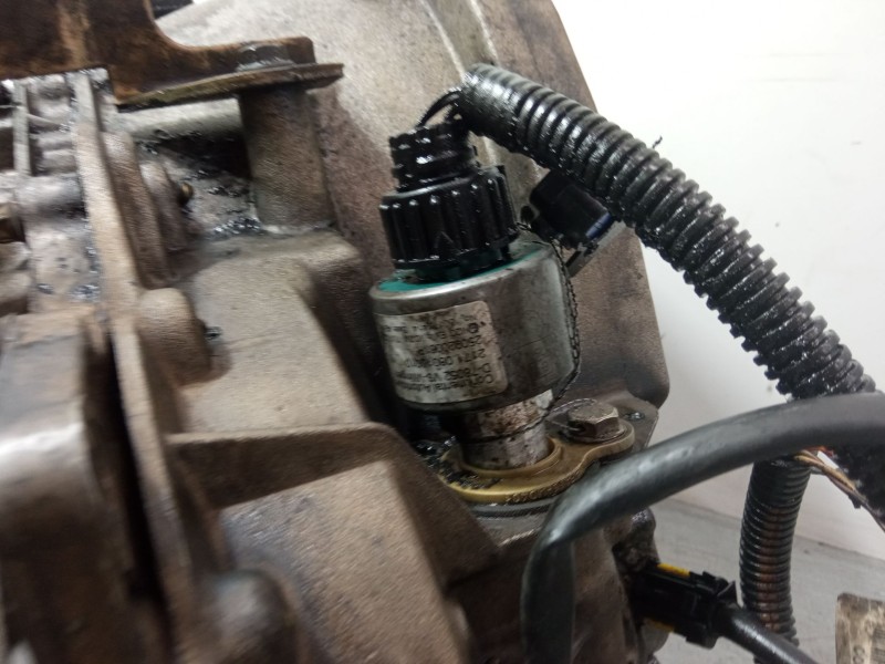 Recambio de caja de cambios manual 6 velocidades para renault master ii autobús (jd) 2.5 dci 120 referencia OEM IAM 8200183550  